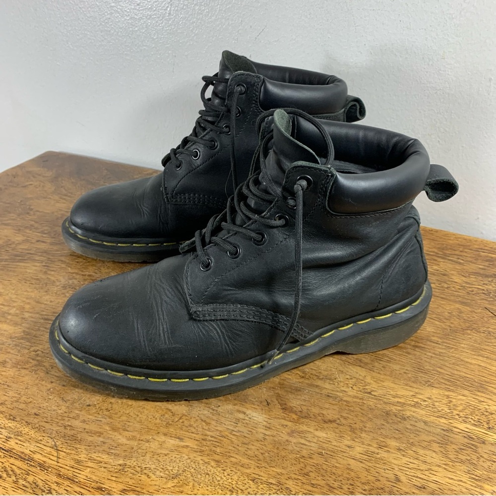 Dr Martens unisex leather boots